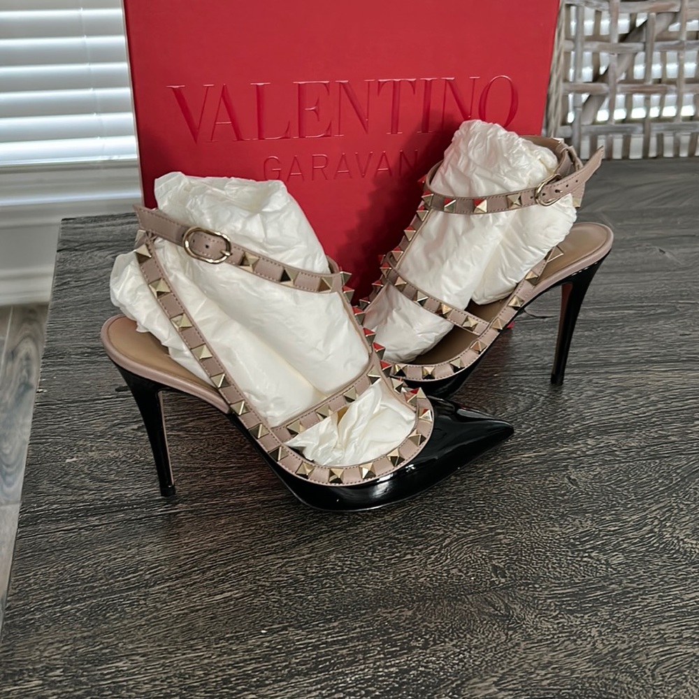 Valentino Garavani pumps